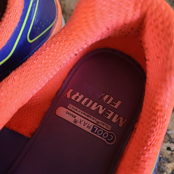 Fila running shoes with memory foam soles sz 7 - Picture 3 of 6